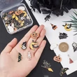 Kép 2/2 - Zománcozott halloweeni fityegő csomag (40db)