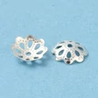 Kép 2/2 - 10db Ezüst színű virág alakú gyöngykupak (8mm)