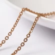 Kép 1/3 - Arany színű nemesacél  keresztezett szemű ékszerlánc (2x2,5mm)