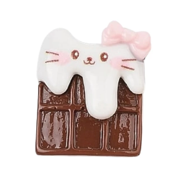 Cicás csoki műgyanta kaboson  (20x20x6mm)