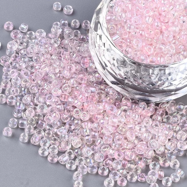 Színjátszós, áttetsző világos pink színű kásagyöngy (8/0) Színjátszós, áttetsző világos pink színű kásagyöngy (8/0)