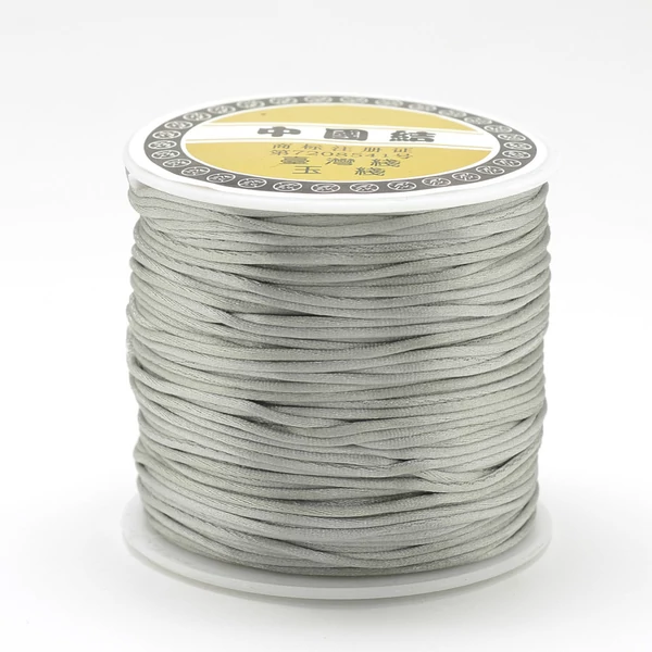 Világosszürke színű selyem zsinór (1mm) /5méter Világosszürke színű selyem zsinór (1mm) /5méter