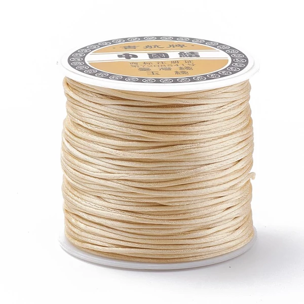 Világos khaki színű selyem zsinór (1mm) /5méter Világos khaki színű selyem zsinór (1mm) /5méter
