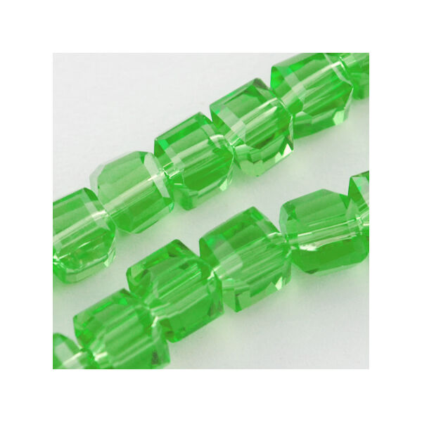 10db Zöld kocka üveggyöngy (8mm)