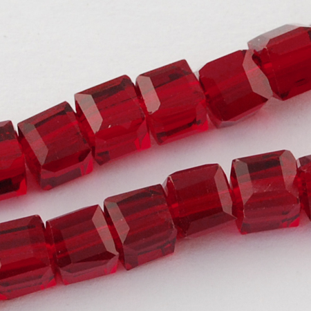 10db Piros kocka üveggyöngy (8mm)