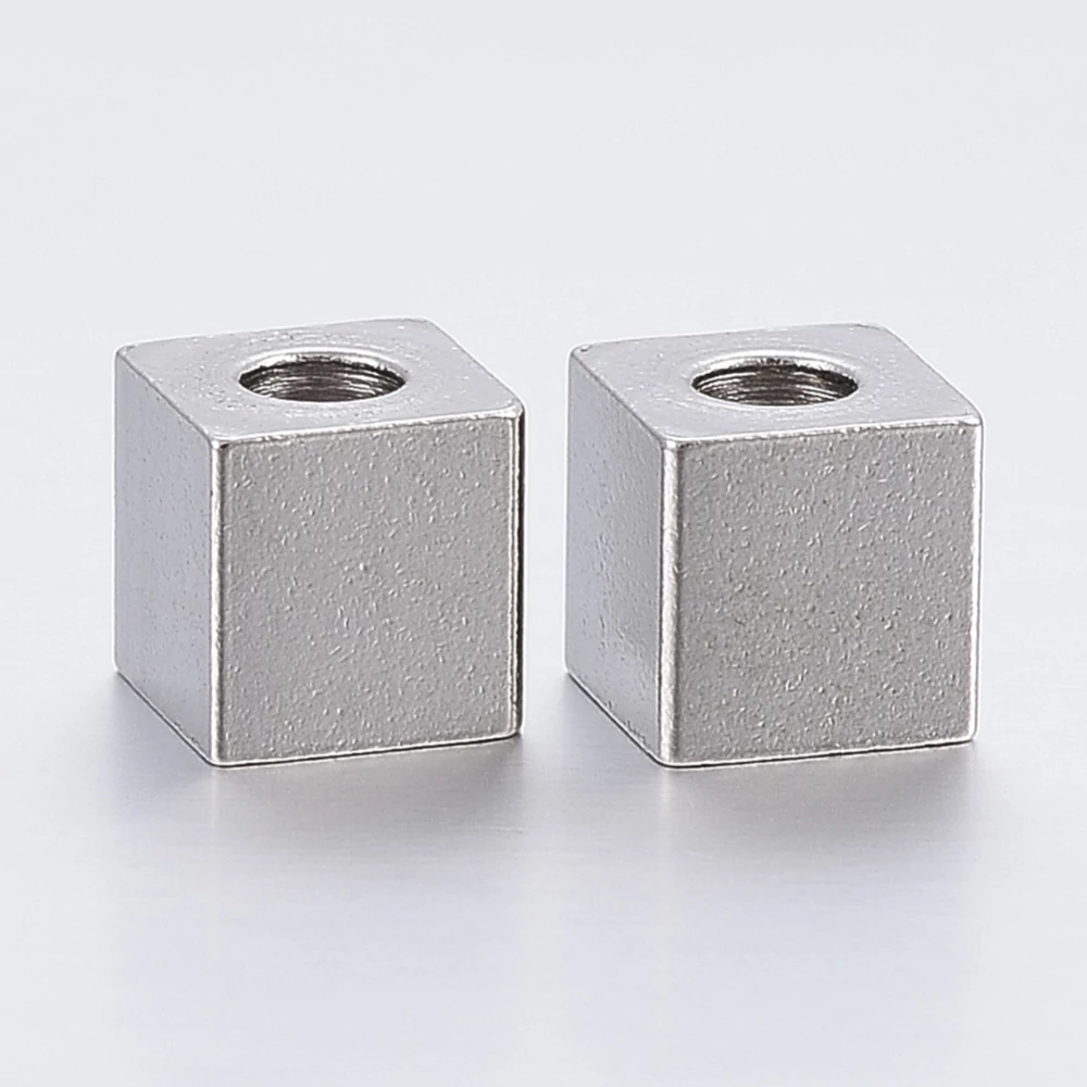 Nemesacél kocka köztes (6x6mm)