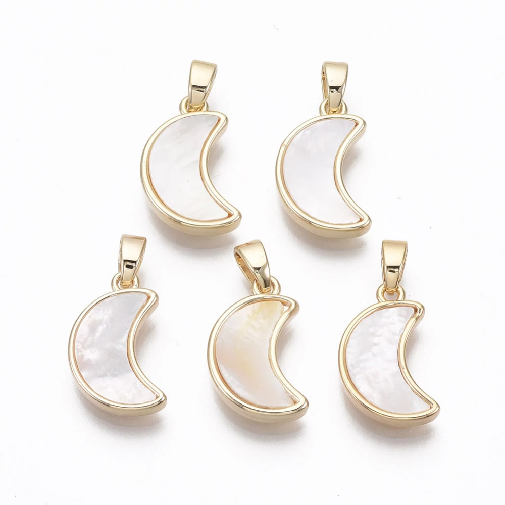 18K arannyal futtatott édesvízi kagyló hold alakú medál (16x10x3mm)