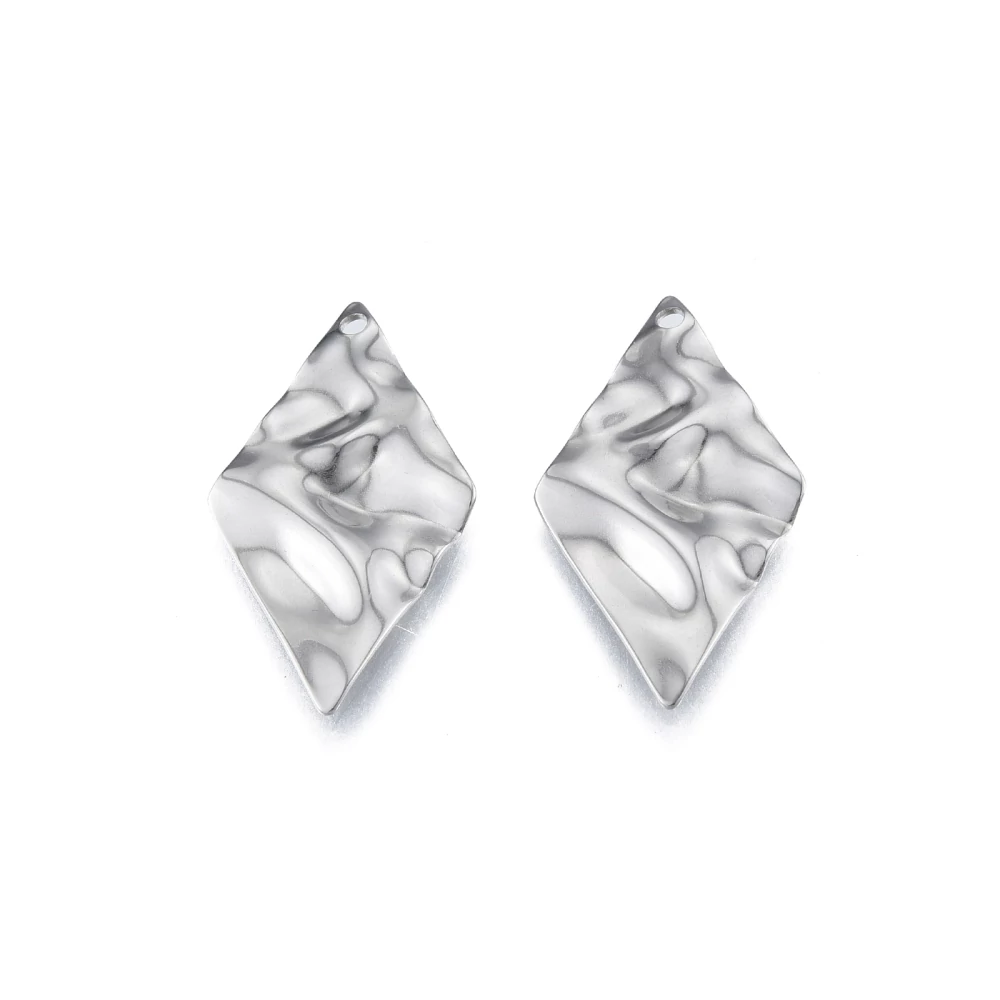 Nemesacél rombusz fityegő (32.5x18x1mm)