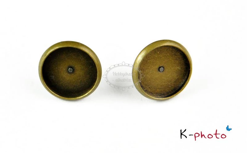 Antikolt bronz színű bedugós fülbevalóalap (8mm)