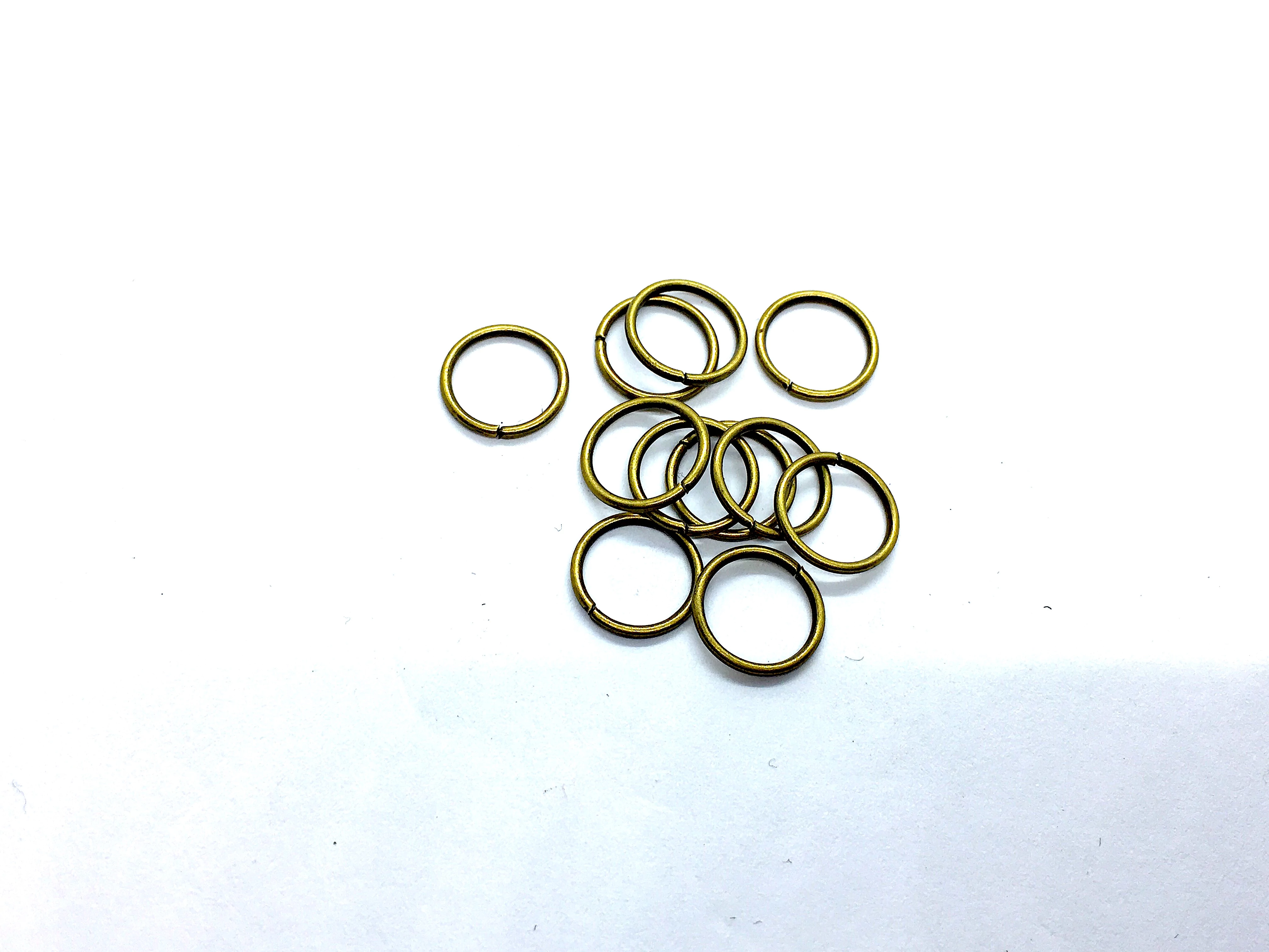 10db antikolt bronz színű szimpla vastag szerelőkarika (10mm)